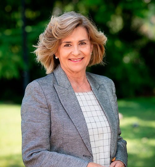 1-Elena-Gazapo-saluda