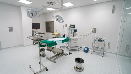 Sala quir&oacute;fano del Hospital Cl&iacute;nico Veterinario de la Universidad Europea de Madrid