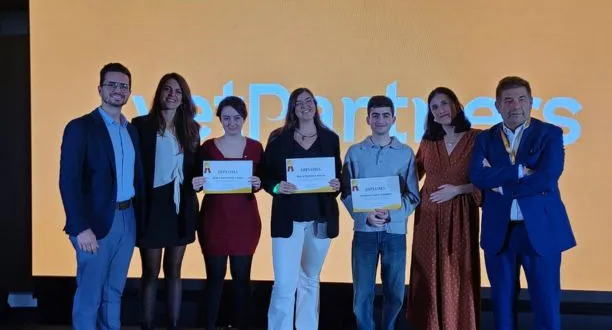ALUMNO VETERINARIAS_ CABACERA MINI.jpg