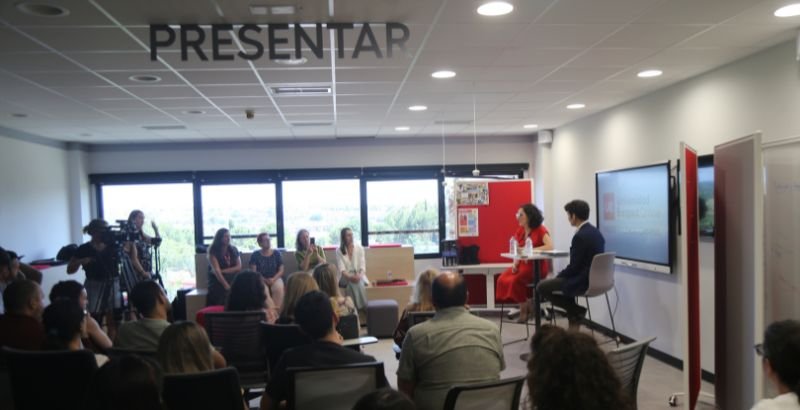AULA DEL FUTURO_ CABACERA GENERAL 2.jpg
