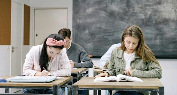 BACHILLERATO INTERNACIONAL_ CABACERA MINI