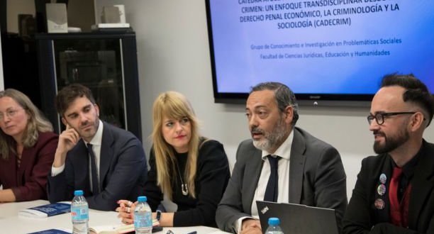 CÁTEDRA AYUELA CABACERA_MINI.jpg