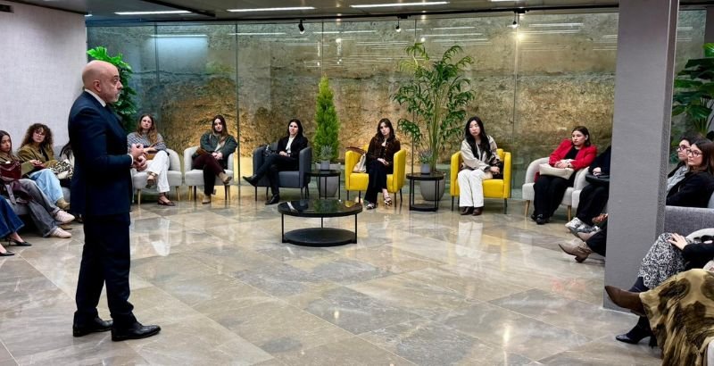 CHARLA DECANO EN ICAV