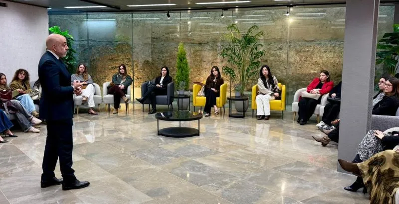 CHARLA DECANO EN ICAV