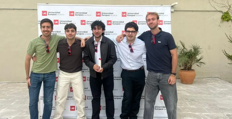 CHICOS