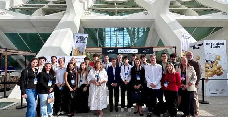 CON ESTUDIANTES