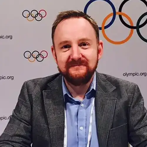 Colin Banks - Profesor