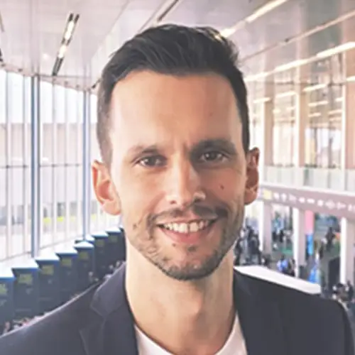 Daniel Abanda - Profesor