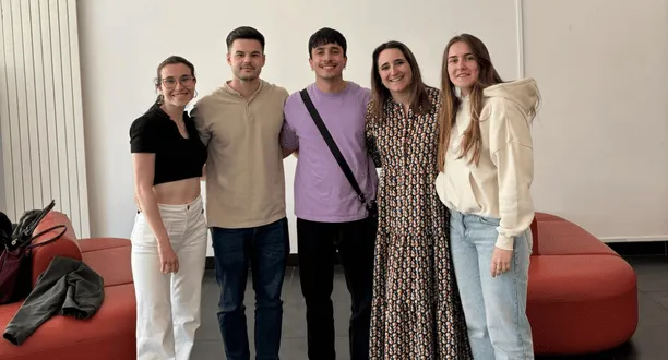 Estudiantes (82).png