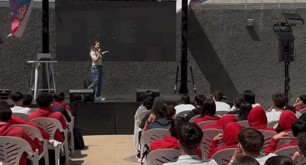 Estudiantes (83).png