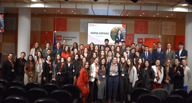 Estudiantes (92).png