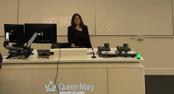 FOTO ANABEL LONDRES MINI.jpg