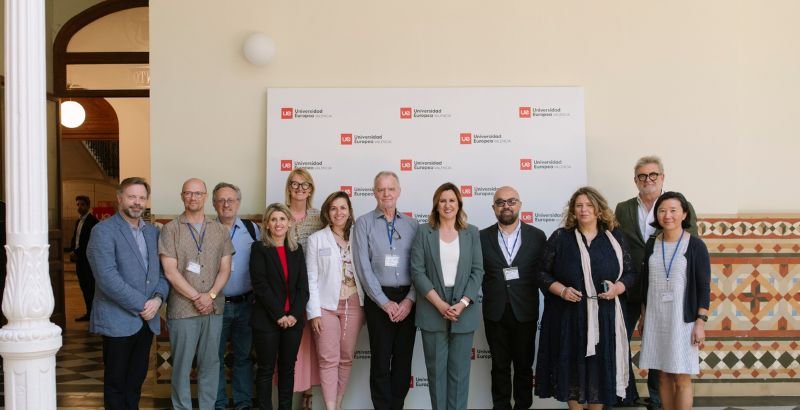 FOTO CABECERA FAMILIA ALCALDESA.jpg