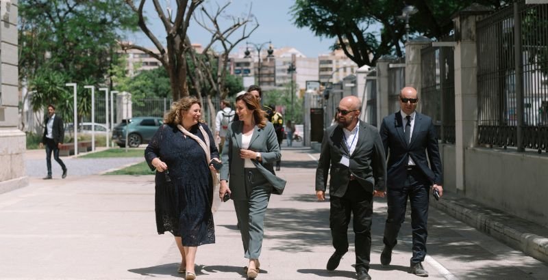 FOTO CAMINANDO ALCALDESA.jpg