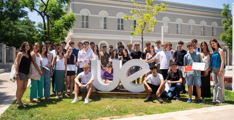 FOTO FAMILIA CABECERA.jpg