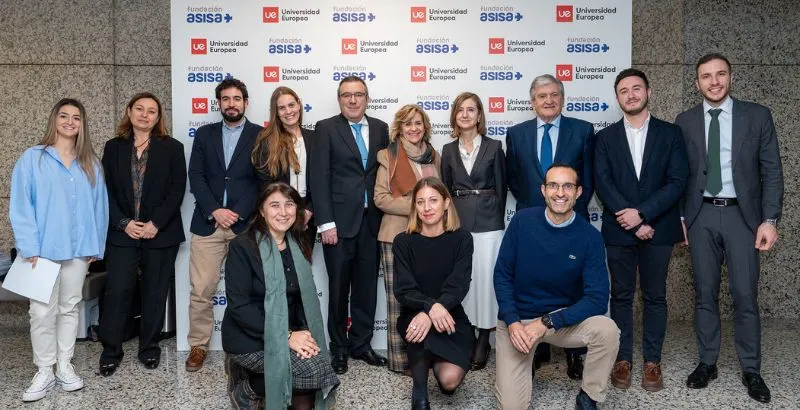 FOTO FAMILIA CÁTEDRA ASISA_GENERAL.jpg