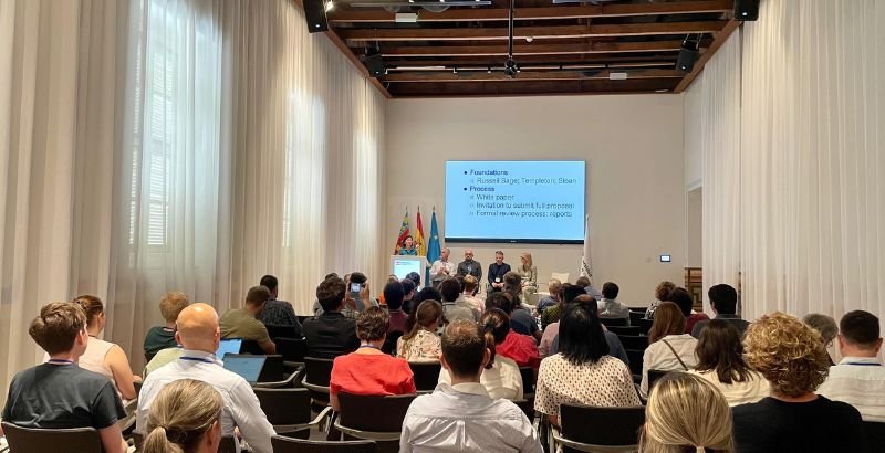 FOTO PANNEL SALÓN ACTOS.jpg