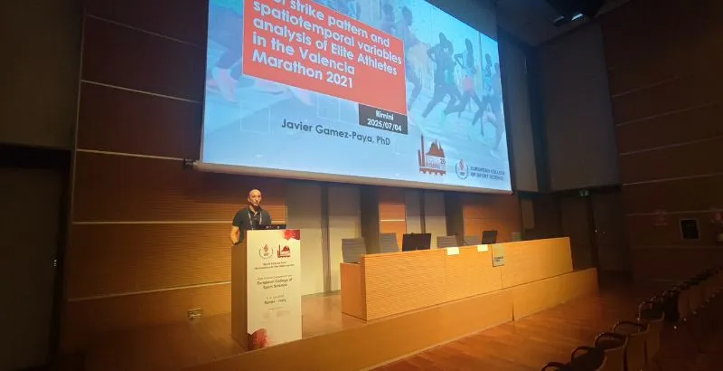 FOTO PONENCIA MARATÓN ECSS.jpg