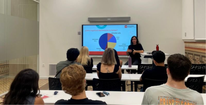 FOTO TALLER CLASE.jpg