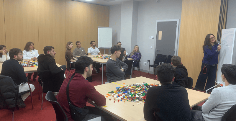 LEGO UEmprende