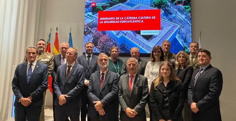 Foto familia con Ponentes.jpg