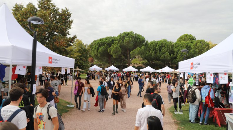 La Feria de Clubes recibe a más de 2.500 visitantes en el campus de Villaviciosa de Odón