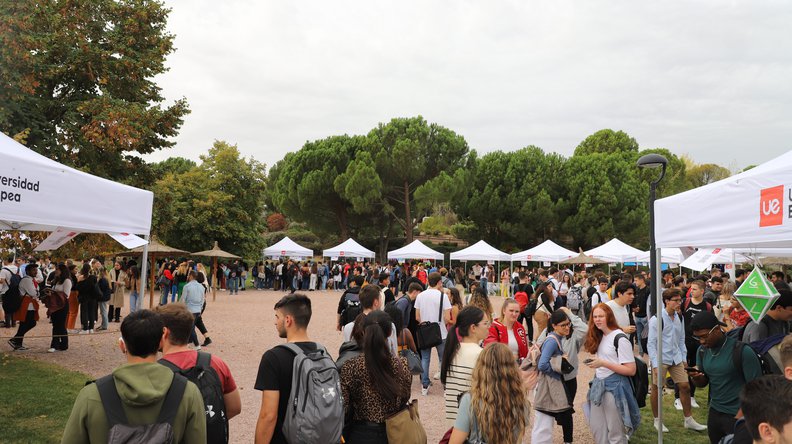 La Feria de Clubes recibe a más de 2.500 visitantes en el campus de Villaviciosa de Odón
