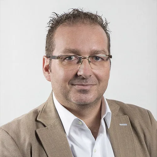 Isaac González - Profesor