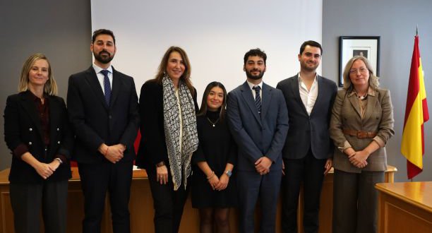 MOOT COURT CABECERA_MINI.jpg