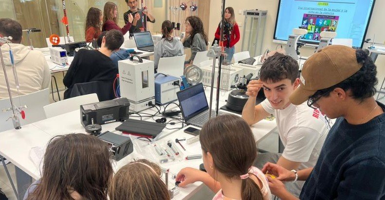 NIÑA EN LA CIENCIA VALENCIA_ CABECERA GENERAL 8