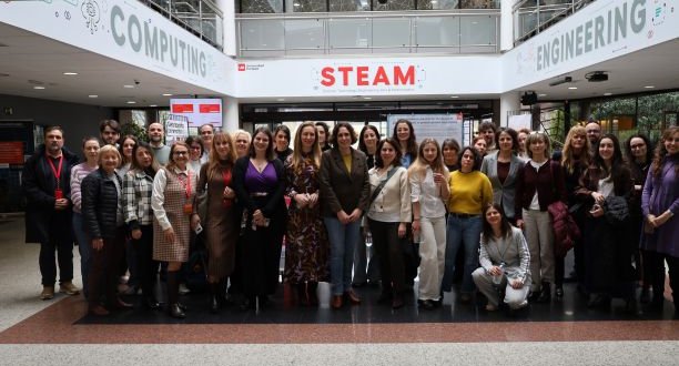 NIÑA_ CABACERA MINI