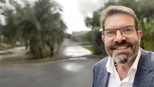 Oliver Serrano - Dirección