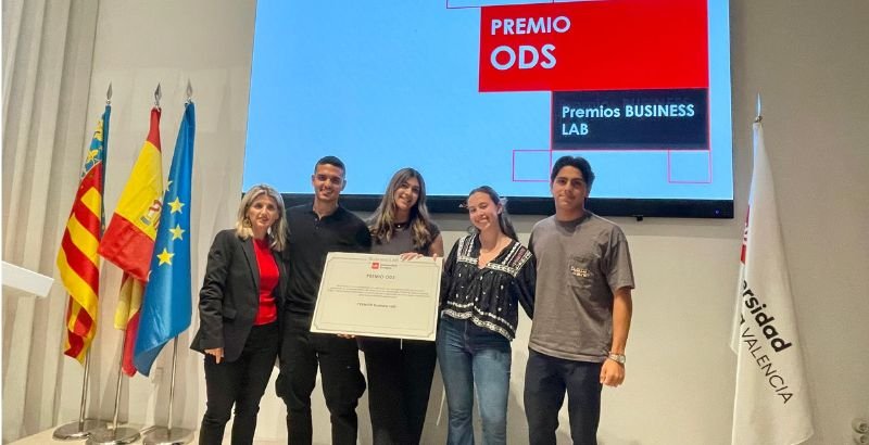 PREMIOS BUSINESS LAB FOTO ODS.jpg