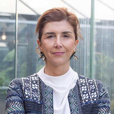 Paula Ortiz - Profesor