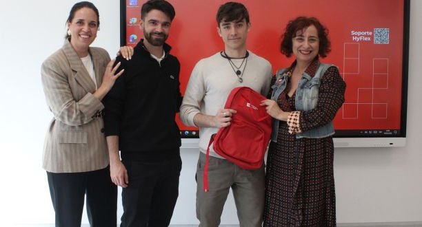 SHE INSPIRES CABACERA_MINI