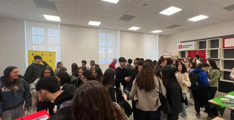 aula stands