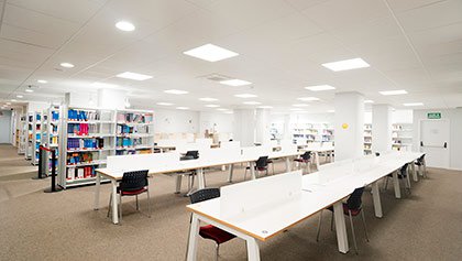 BIblioteca José Planas - Universidad Europea de Valencia