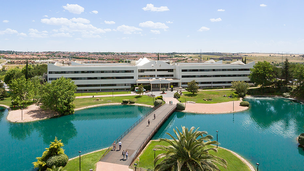 campus-villaviciosa-lago-1440x520.jpg
