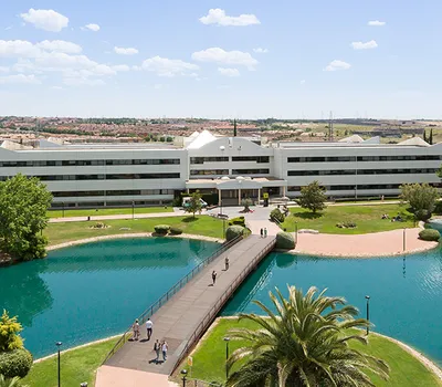 campus-villaviciosa-lago-1440x520.jpg