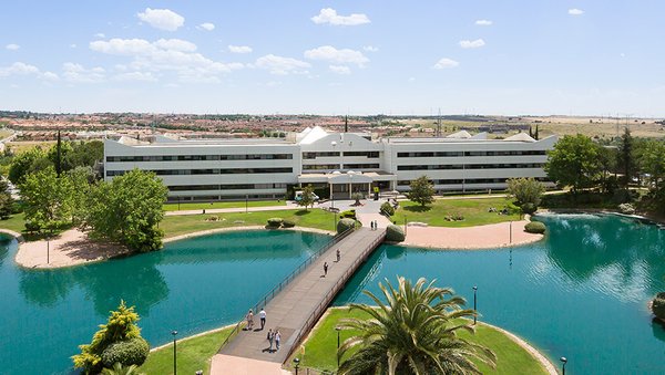 campus-villaviciosa-lago-1440x520.jpg