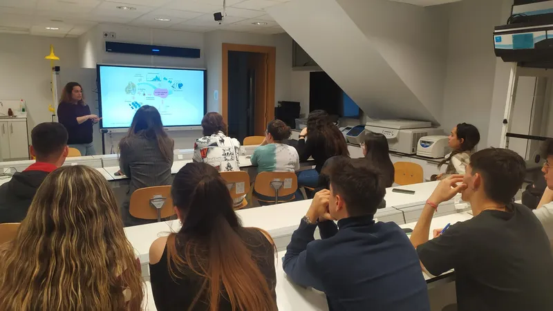charla microbiologia industrial marzo..jpg