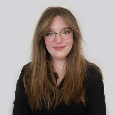clara-gomez-profesor.width-500x500.format-jpg (1).jpg