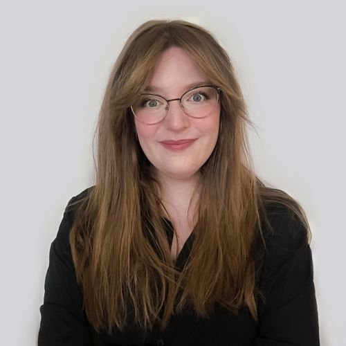 clara-gomez-profesor.width-500x500.format-jpg (1).jpg