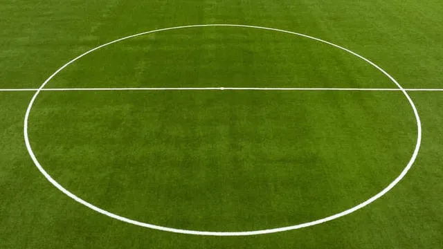 imagen de un campo de fútbol, centro del área