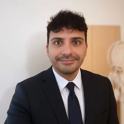 emmanuel-giulietti-profesor.width-500x500.format-jpg.jpg