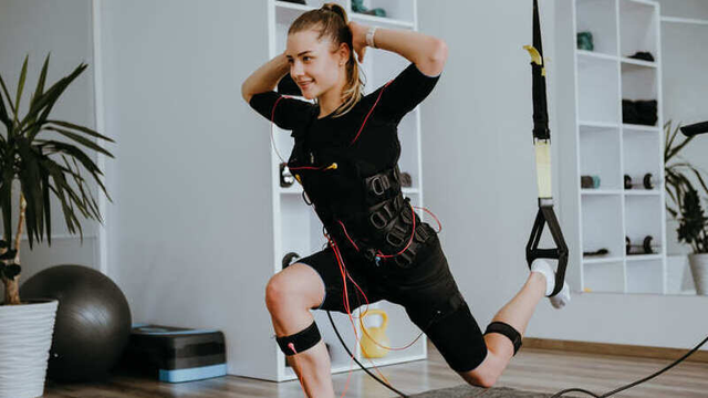 imagen de una mujer realizando entrenamiento neuromuscular