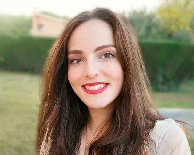 Testimonio de Esther Campos con su foto de perfil
