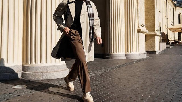 imagen de una persona vistiendo un look casual