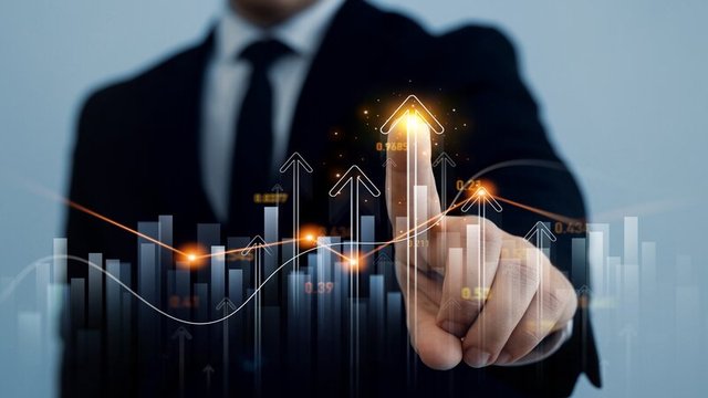 What skills does a financial manager need?