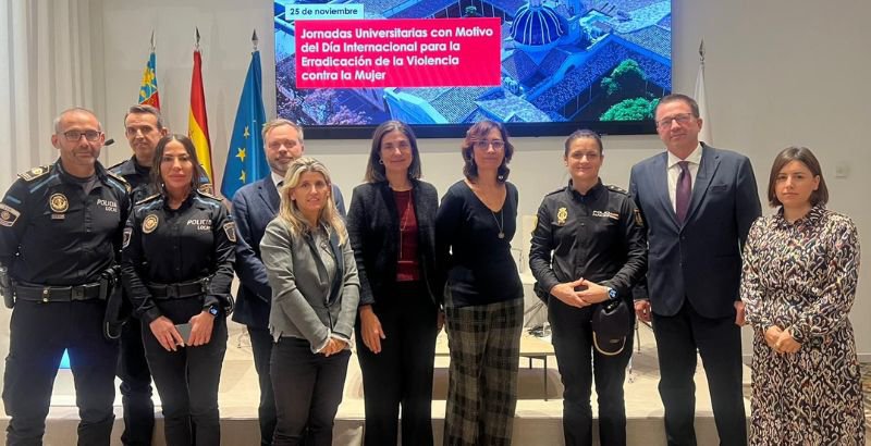 foto familia policías.jpg